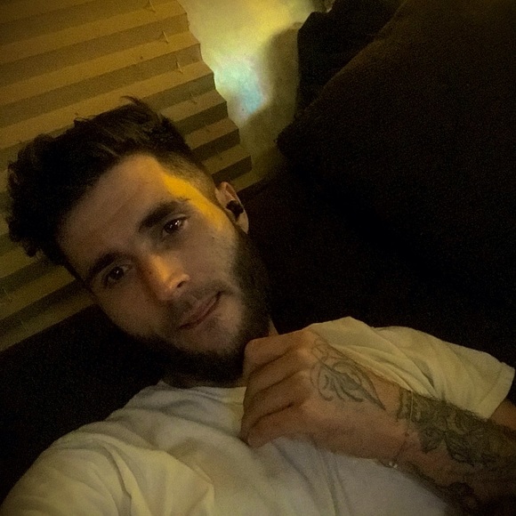 Meet your Posher, Joshua - Picture 3 of 3